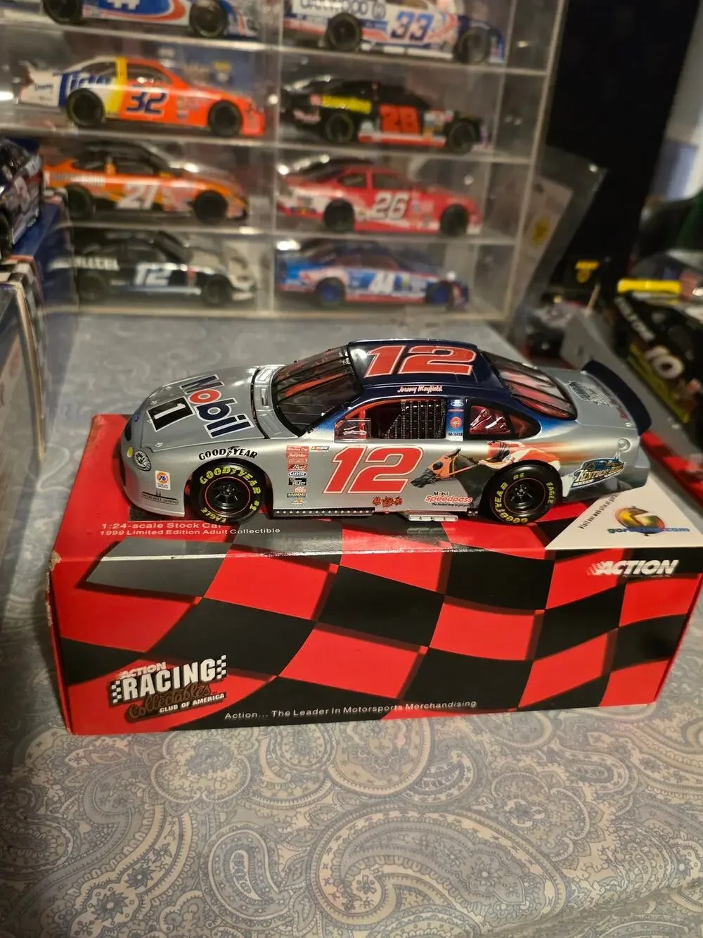 Jeremy Mayfield 12 Mobil 1 Kentucky Derby 1999 Ford Taurus RCCA 1/24 Bank Nascar